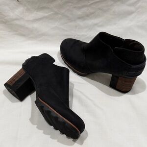 Sorel Black Ankle Booties women’s 8.5 heel 2.75”, slip on
